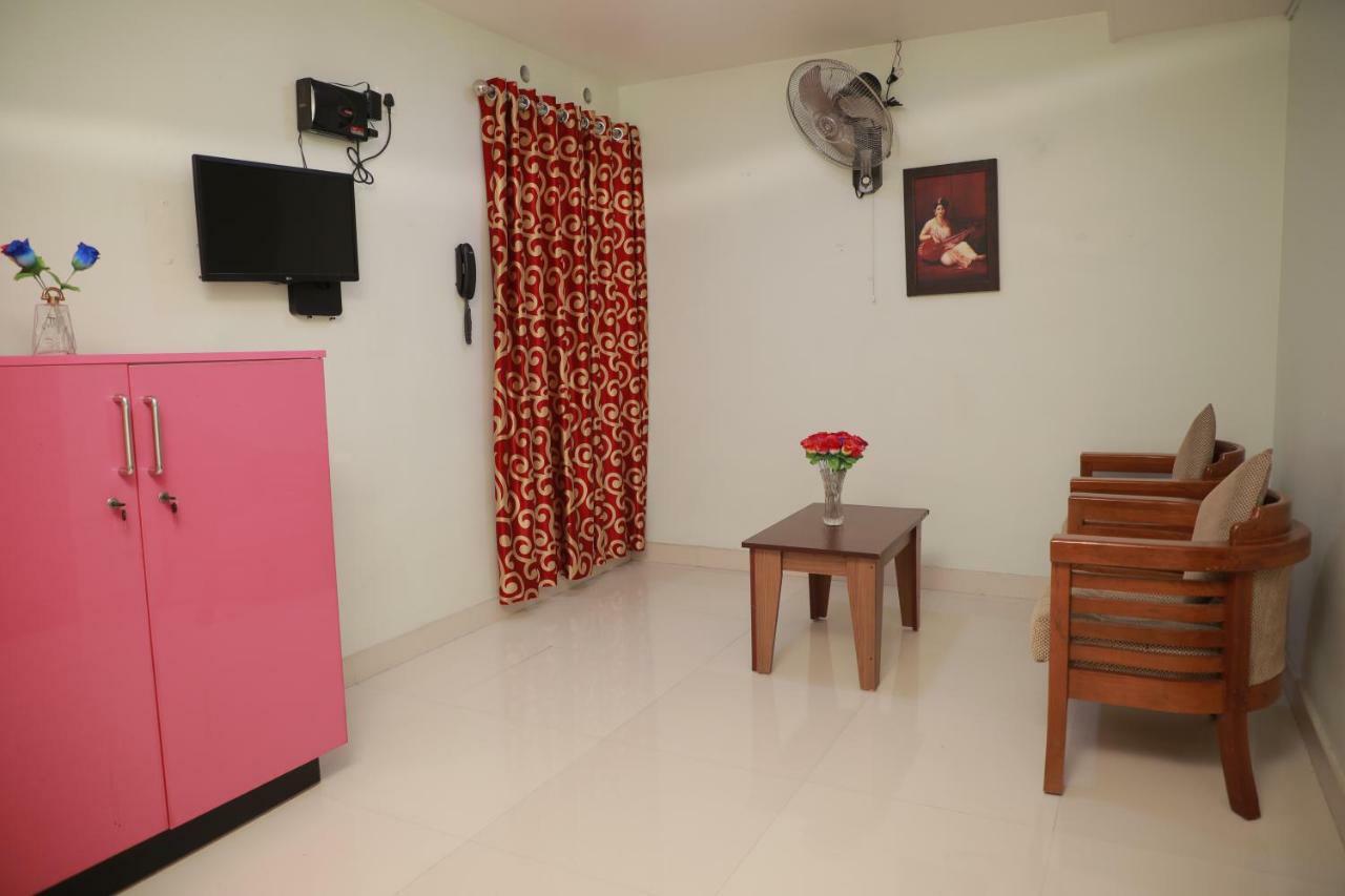 לינה וארוחת בוקר קולאם Pavithram Residency מראה חיצוני תמונה