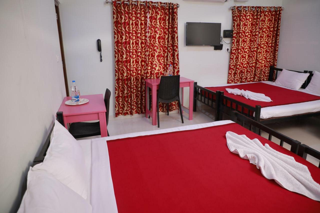 לינה וארוחת בוקר קולאם Pavithram Residency מראה חיצוני תמונה